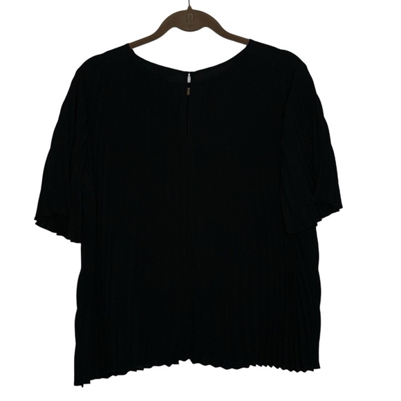 Express Blouse Top Women’s Large Black Accordion Pleat Semi Sheer Office Round - Picture 1 of 8